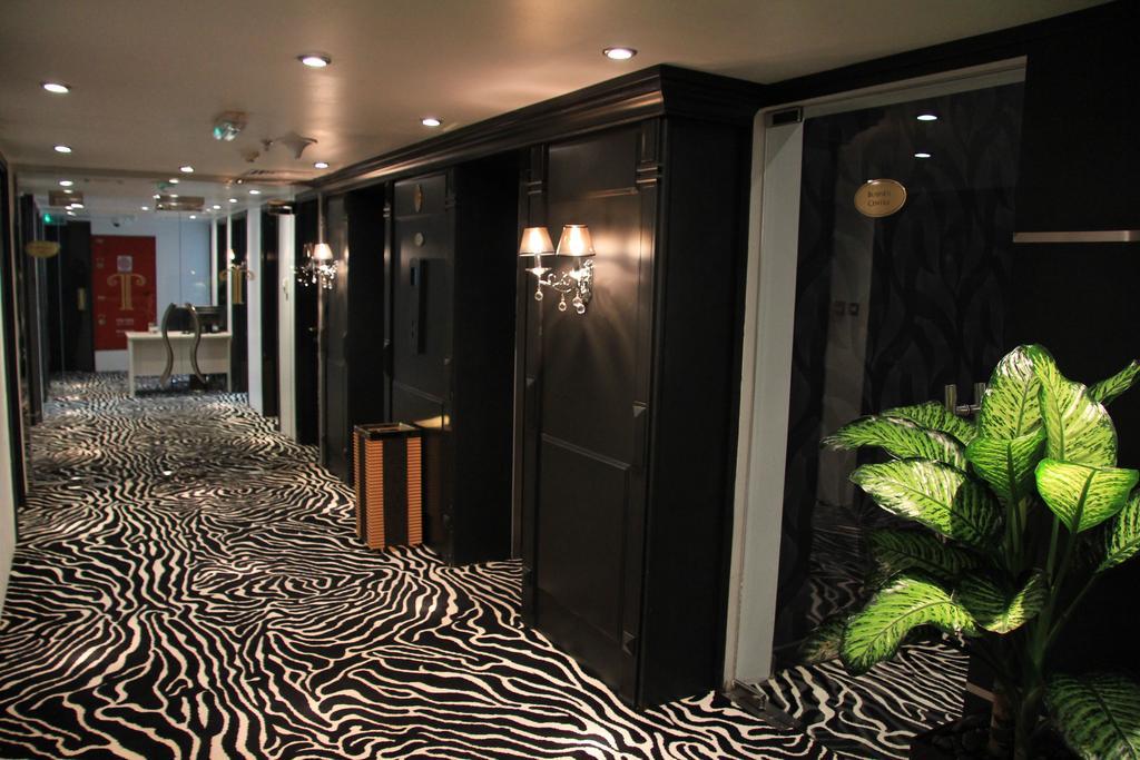 Trianon Royal Hotel Abu Dhabi Exterior foto