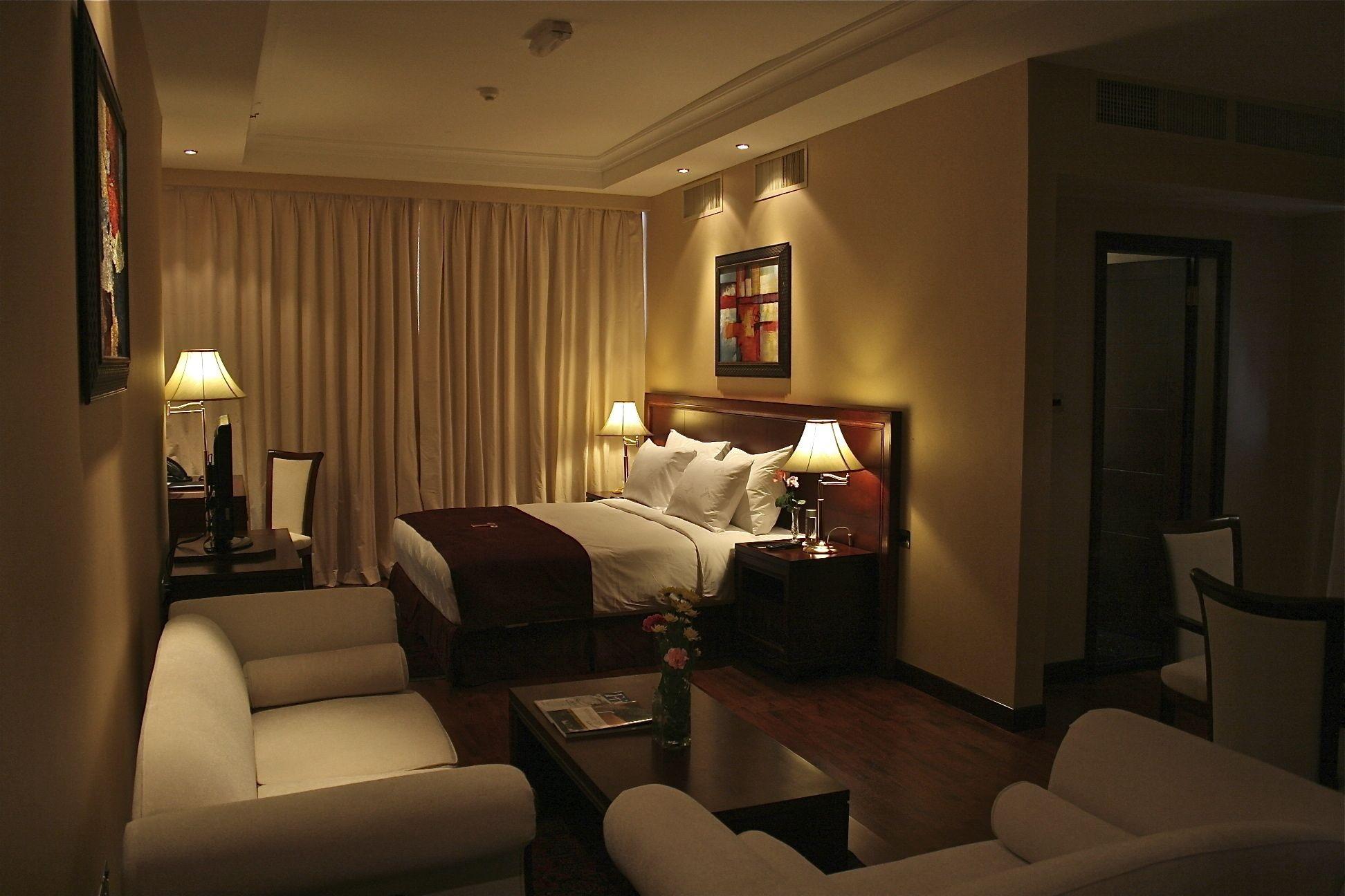 Trianon Royal Hotel Abu Dhabi Exterior foto