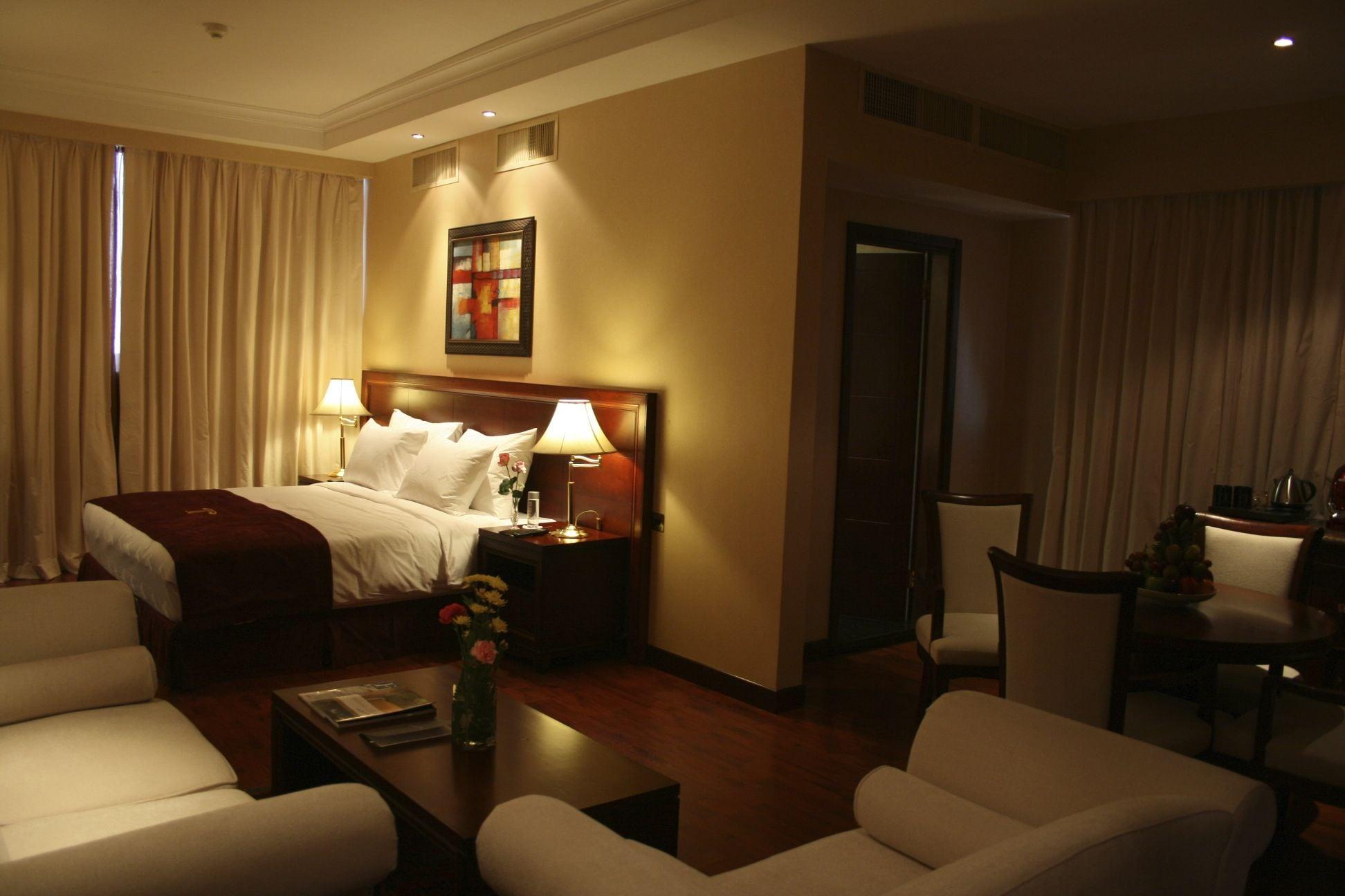 Trianon Royal Hotel Abu Dhabi Exterior foto